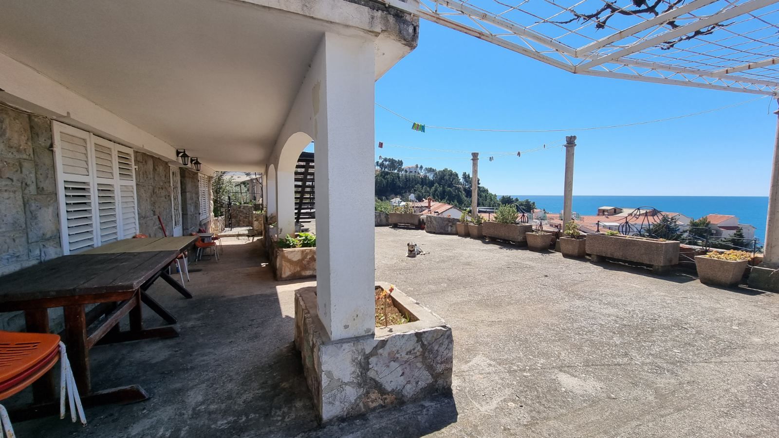 Dvosoban stan sa predivnim pogledom na more,na fantastičnoj lokaciji. Sveti Stefan, Budva - Amfora Real Estate