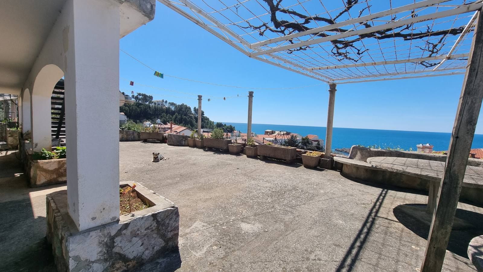 Dvosoban stan sa predivnim pogledom na more,na fantastičnoj lokaciji. Sveti Stefan, Budva - Amfora Real Estate