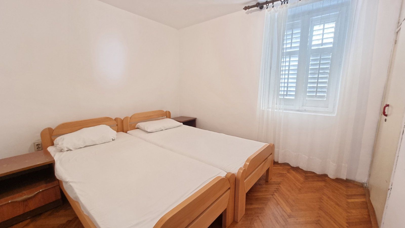 Dvosoban stan sa predivnim pogledom na more,na fantastičnoj lokaciji. Sveti Stefan, Budva - Amfora Real Estate