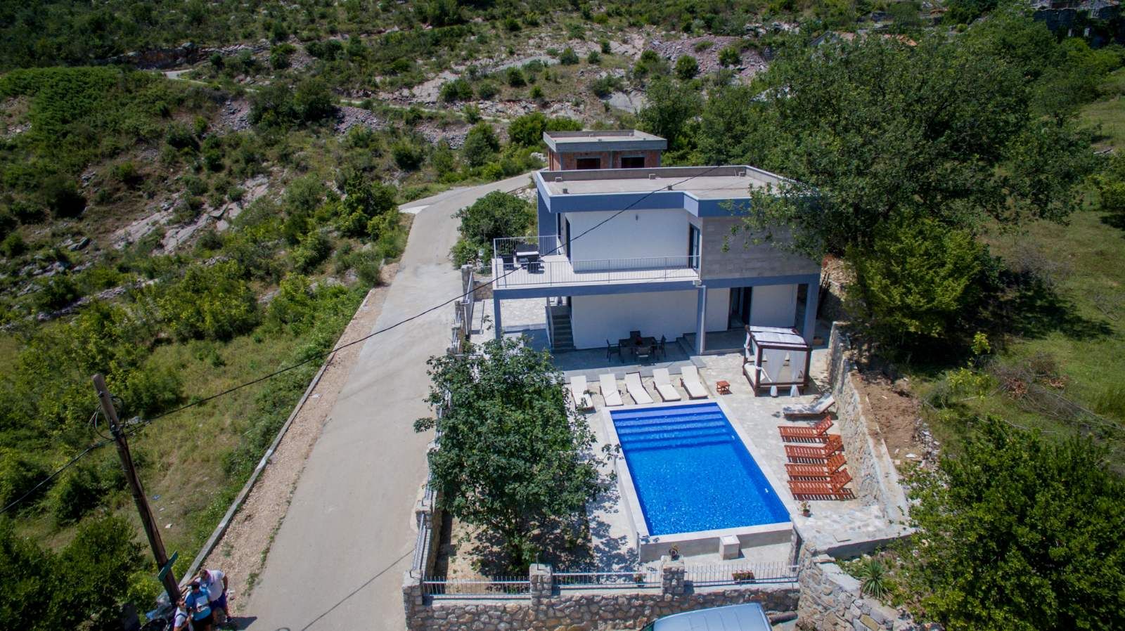 Vila sa bazenom i pogledom na more. Maine, Budva. - Amfora Real Estate