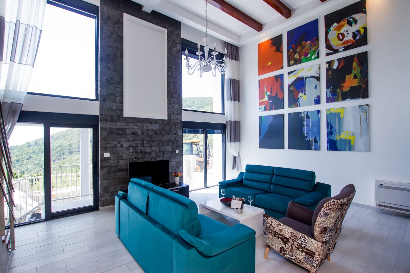 Vila sa bazenom i pogledom na more. Maine, Budva. - Amfora Real Estate