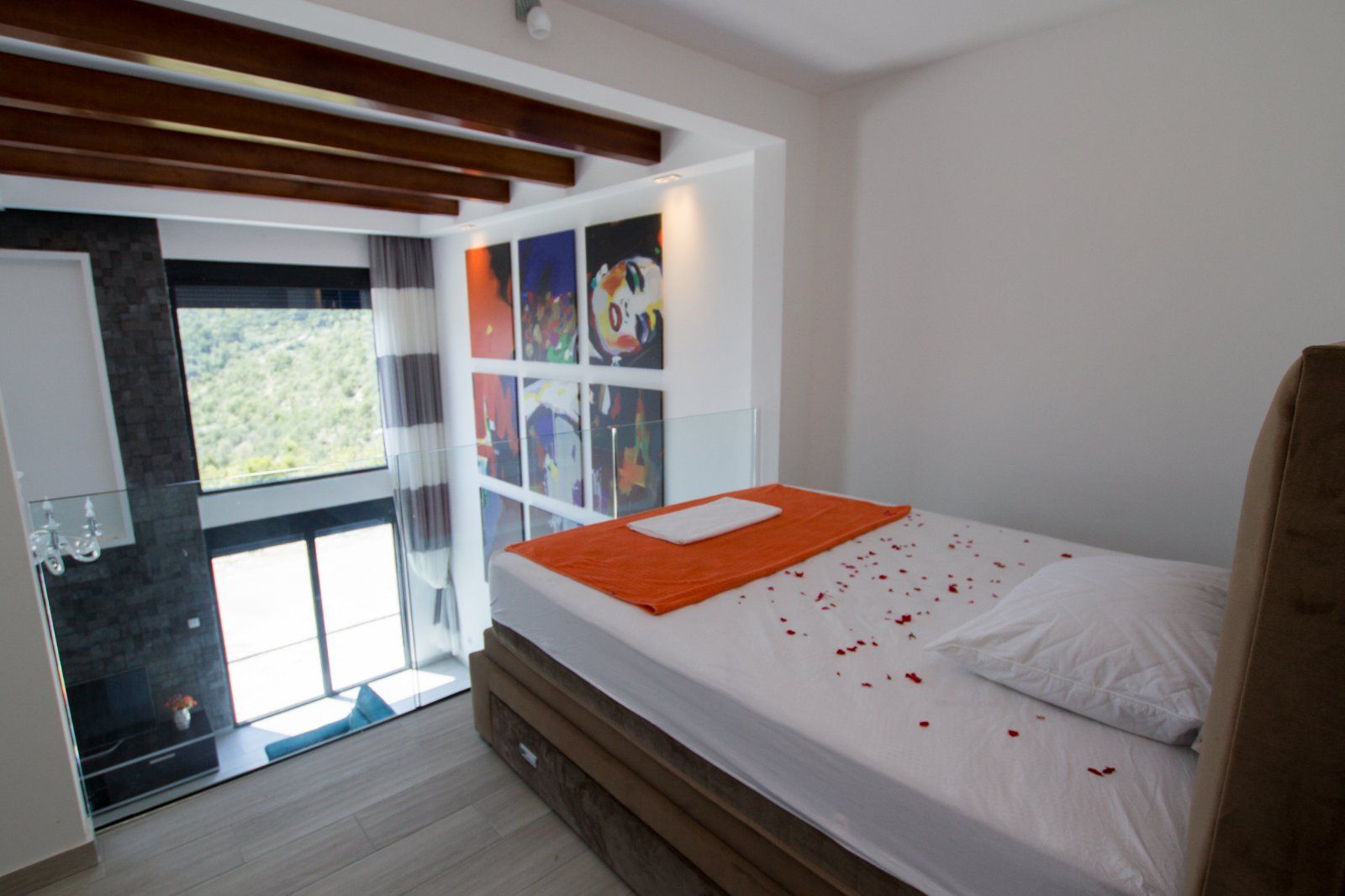 Vila sa bazenom i pogledom na more. Maine, Budva. - Amfora Real Estate