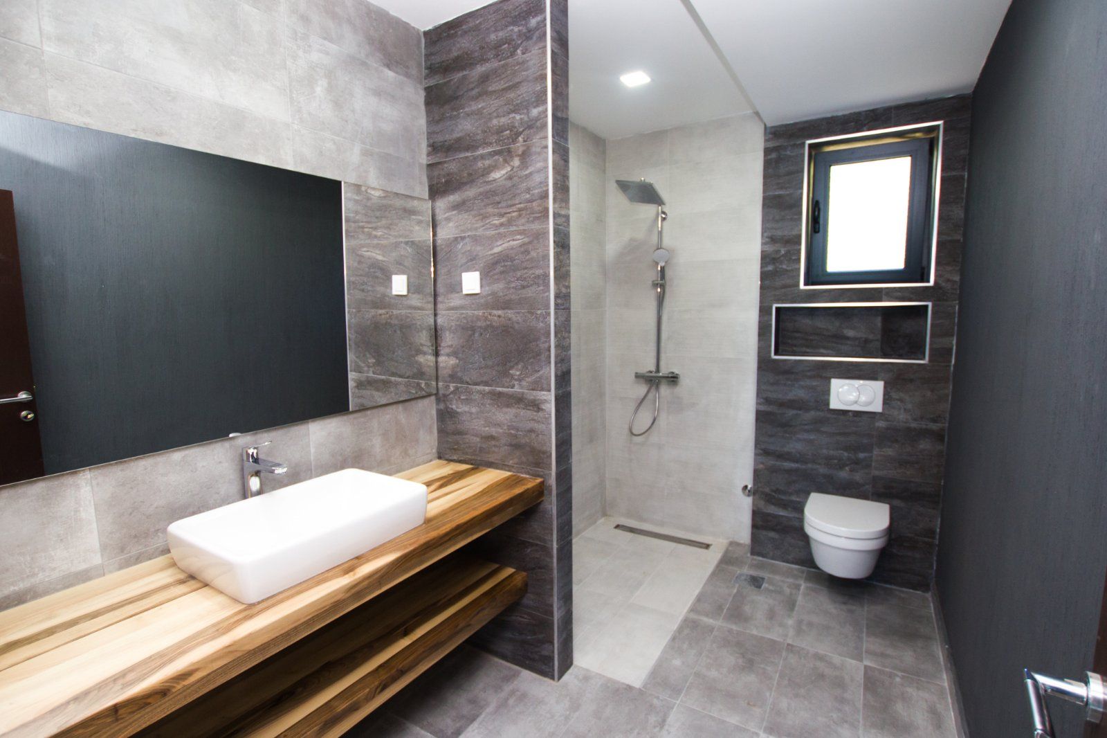 Vila sa bazenom i pogledom na more. Maine, Budva. - Amfora Real Estate