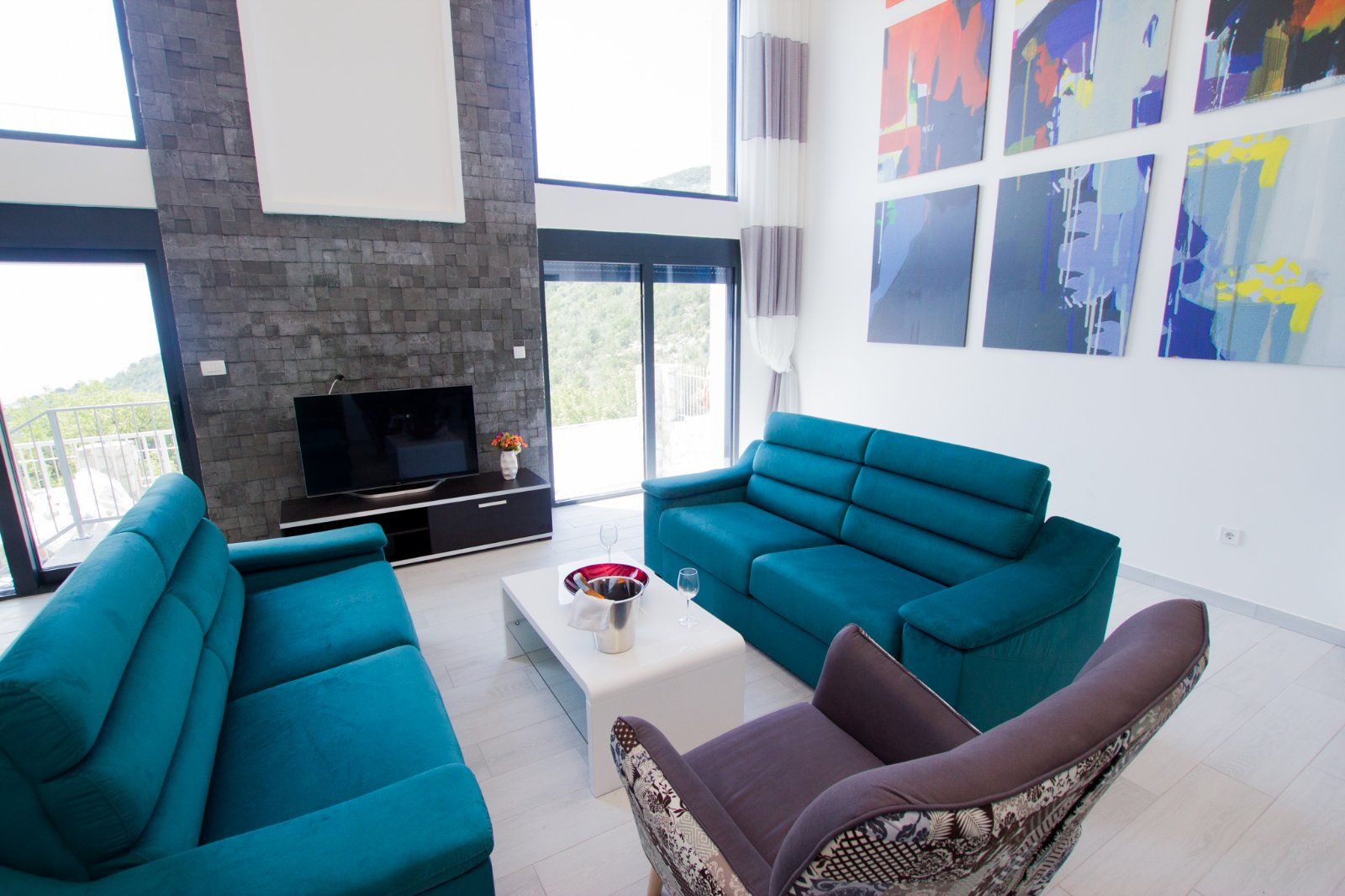 Vila sa bazenom i pogledom na more. Maine, Budva. - Amfora Real Estate