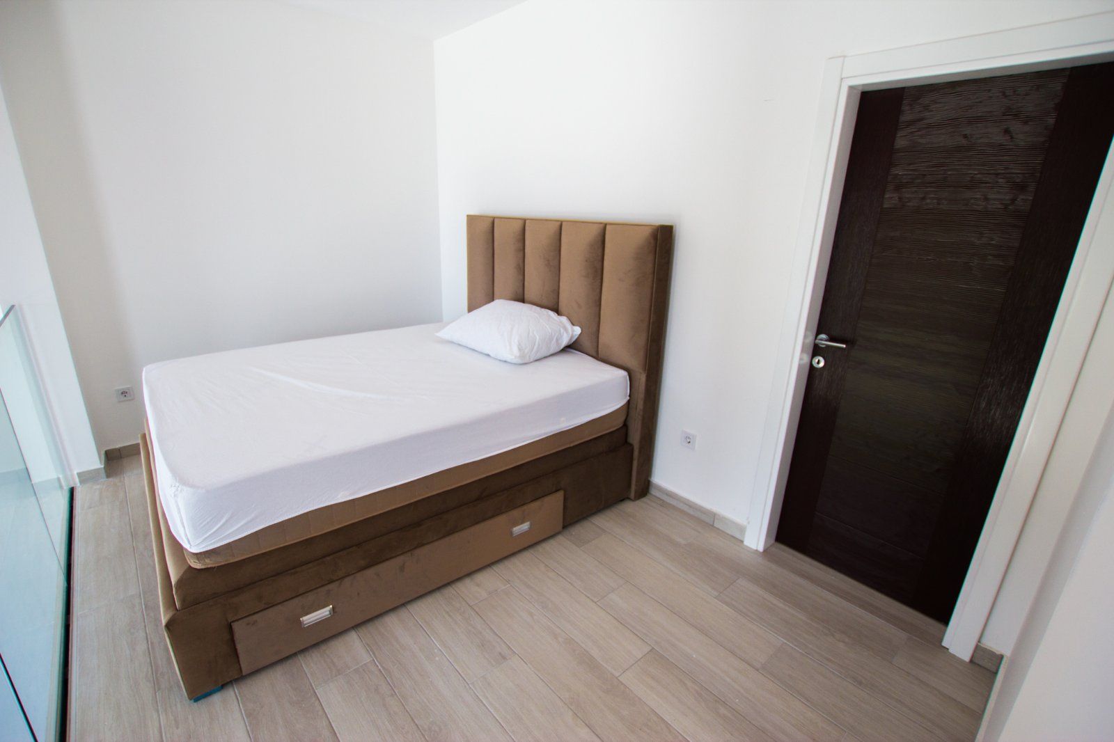 Vila sa bazenom i pogledom na more. Maine, Budva. - Amfora Real Estate