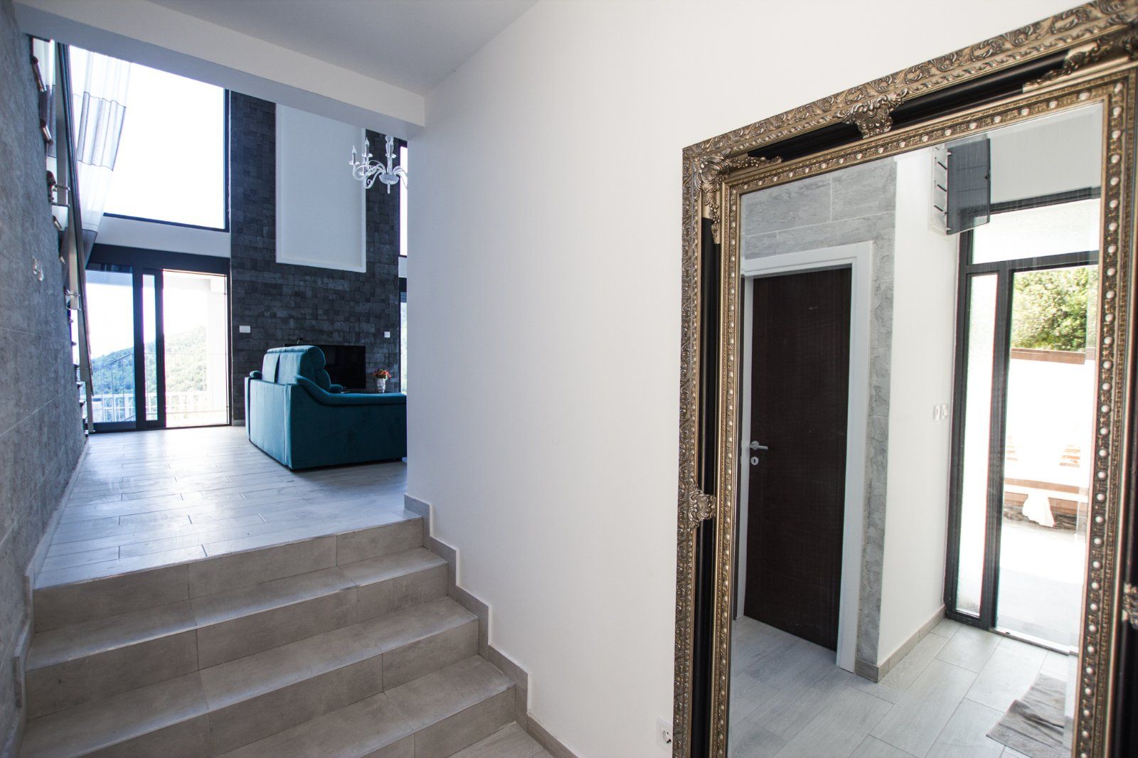 Vila sa bazenom i pogledom na more. Maine, Budva. - Amfora Real Estate