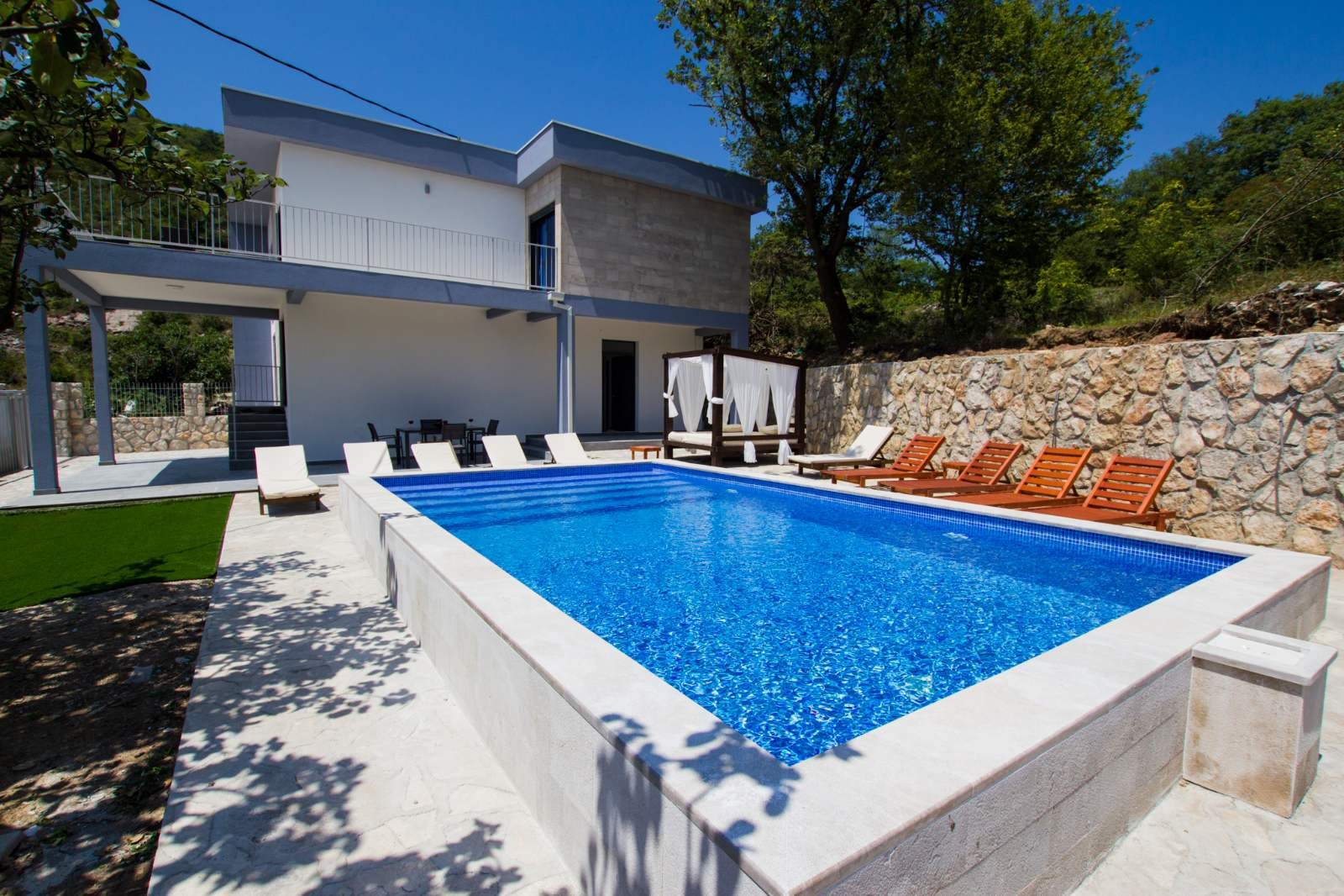 Vila sa bazenom i pogledom na more. Maine, Budva. - Amfora Real Estate