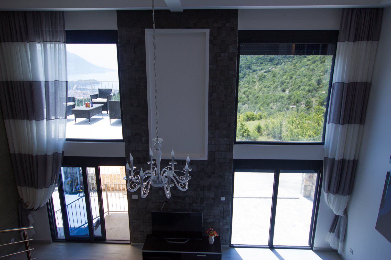 Vila sa bazenom i pogledom na more. Maine, Budva. - Amfora Real Estate