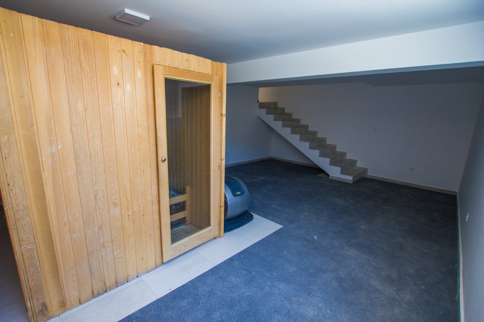 Vila sa bazenom i pogledom na more. Maine, Budva. - Amfora Real Estate