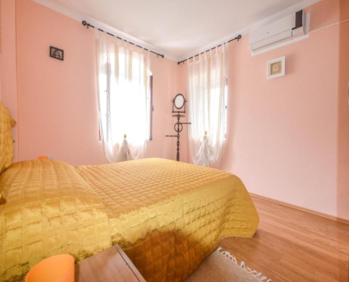 Vila 136 m² na parceli 150 m², 50 m od mora s pogledom na more – Perast - Amfora Real Estate