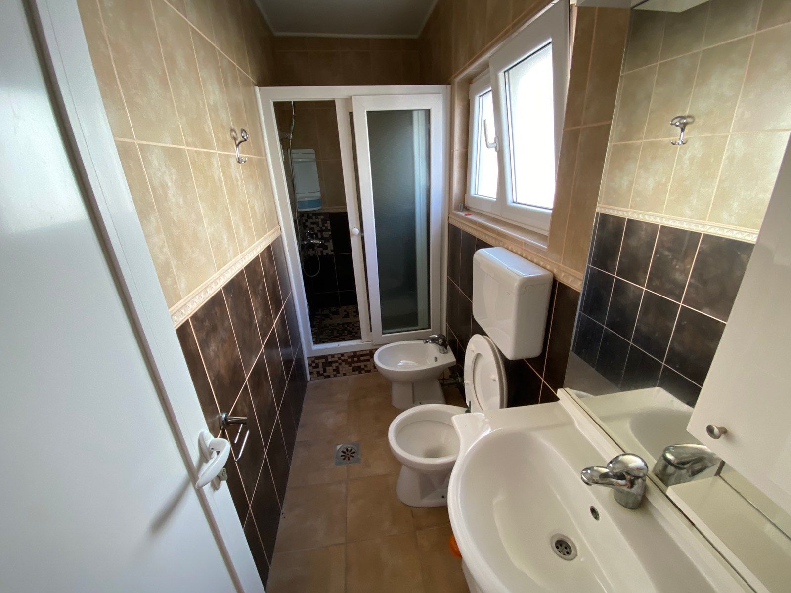 Kuca na prodaju (180m2) sa pogledom na more,Tivat - Amfora Real Estate