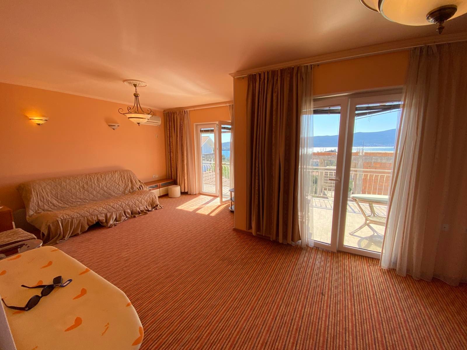 Kuca na prodaju (180m2) sa pogledom na more,Tivat - Amfora Real Estate