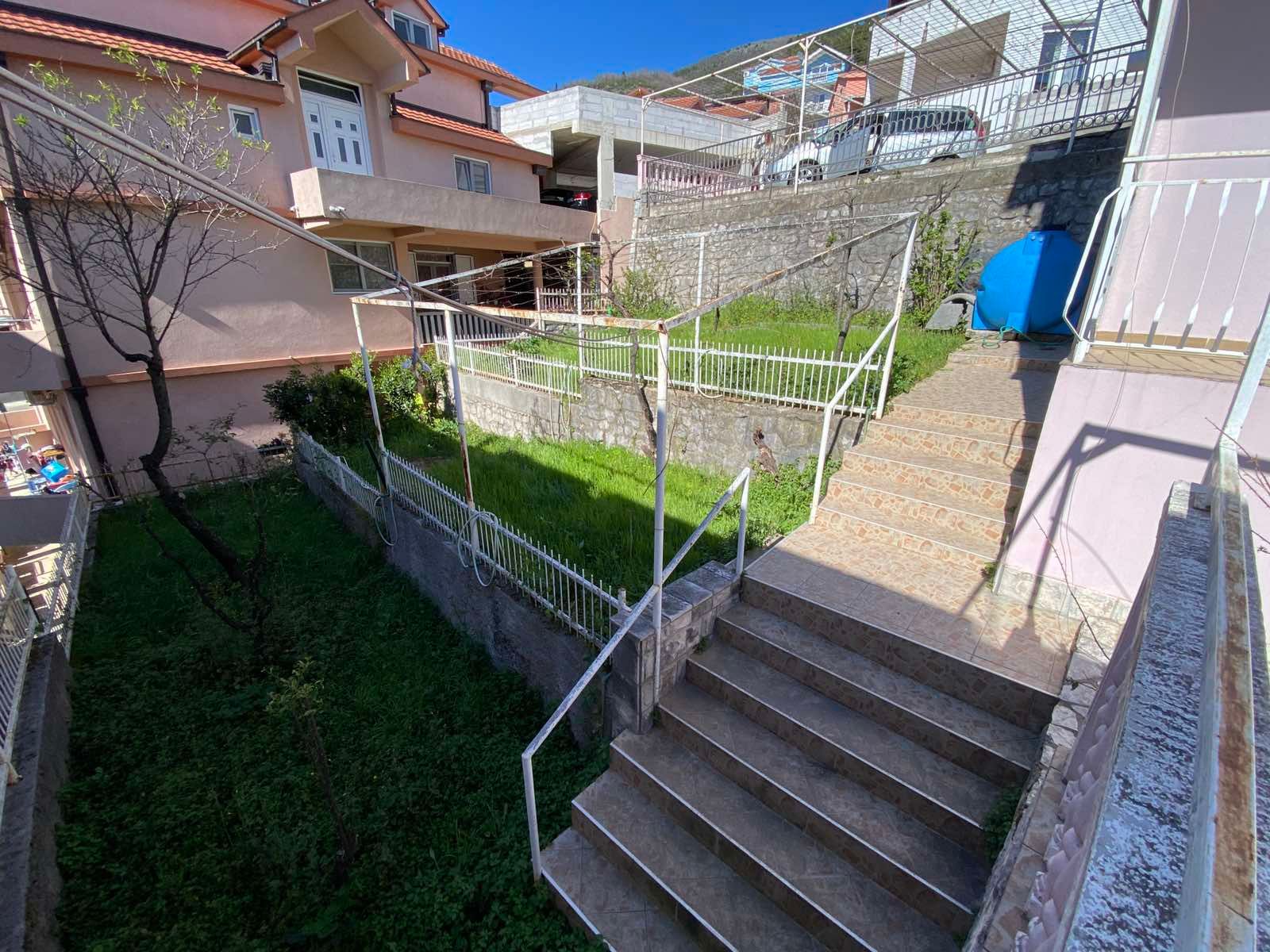 Kuca na prodaju (180m2) sa pogledom na more,Tivat - Amfora Real Estate