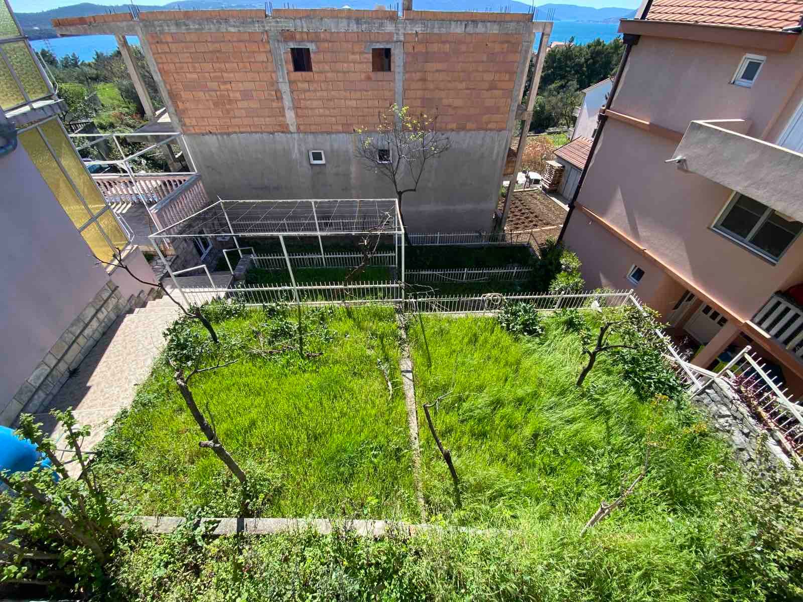 Kuca na prodaju (180m2) sa pogledom na more,Tivat - Amfora Real Estate