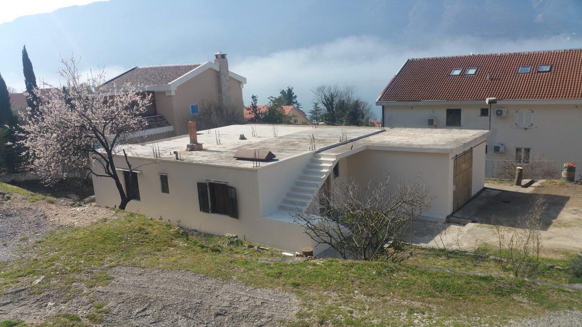 amforaproperty.com/Prizemna kuća 100m2,Dobrota