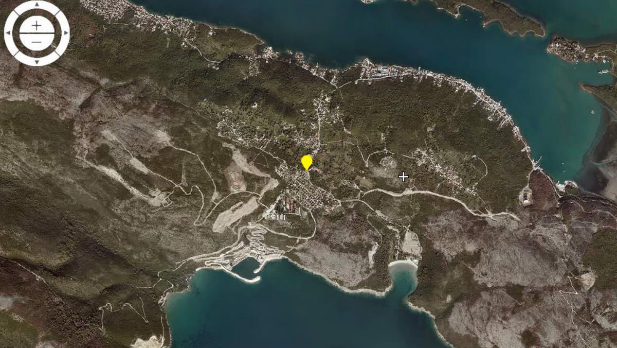 Izvanredan građevinski plac u Radovićima, Luštica - Amfora Real Estate