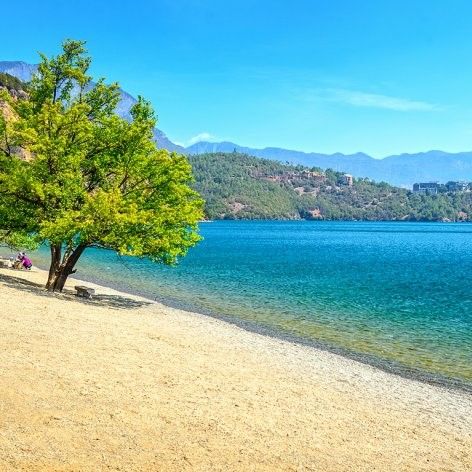 Izvanredan građevinski plac u Radovićima, Luštica - Amfora Real Estate