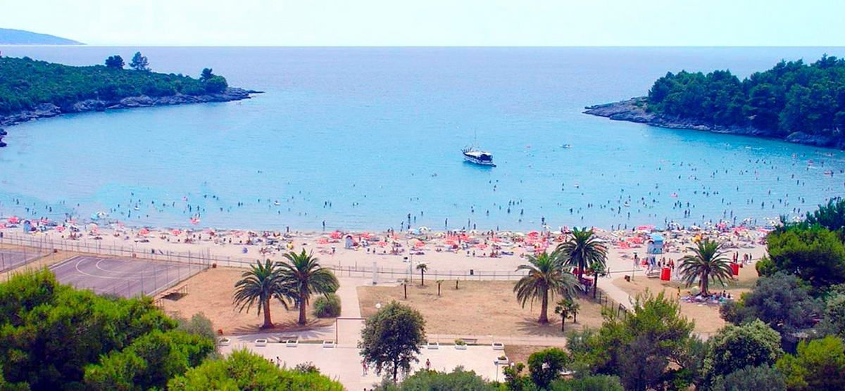 Izvanredan građevinski plac u Radovićima, Luštica - Amfora Real Estate