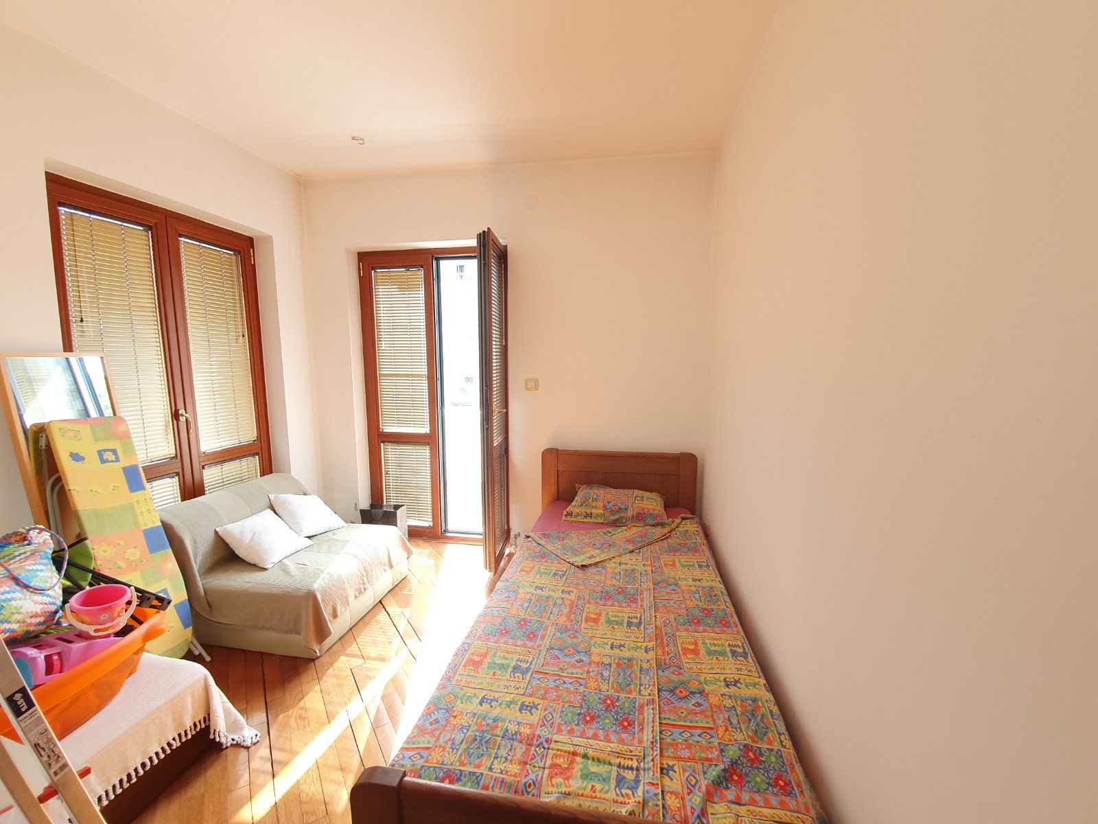 Prodaje se namesten trosoban stan 65m2 + terase u Budvi - Amfora Real Estate