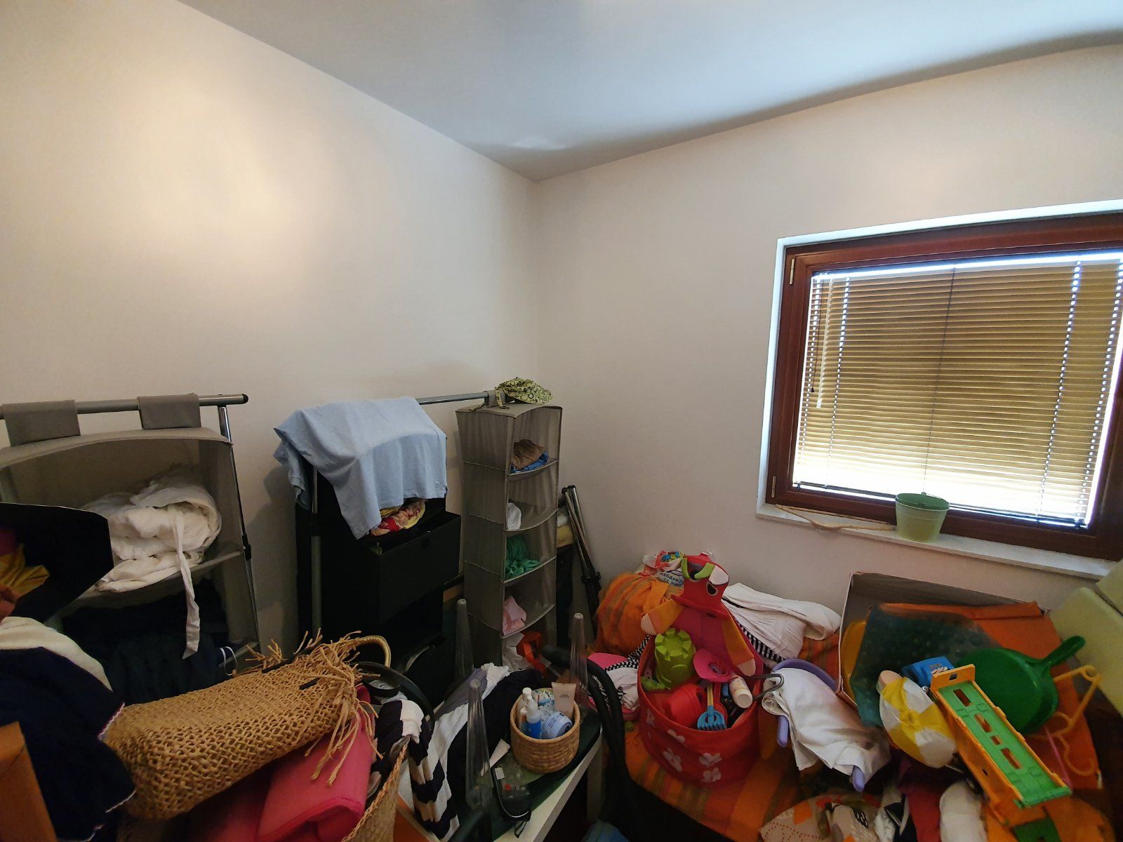 Prodaje se namesten trosoban stan 65m2 + terase u Budvi - Amfora Real Estate