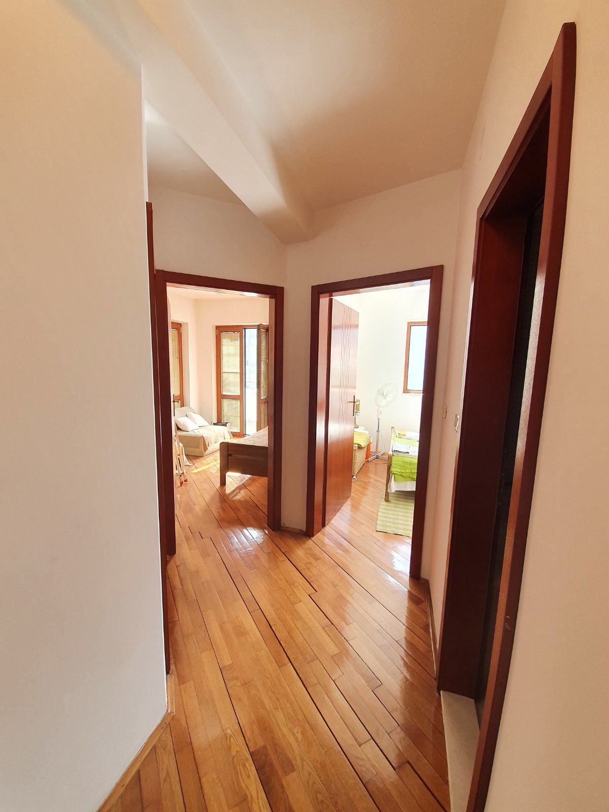 Prodaje se namesten trosoban stan 65m2 + terase u Budvi - Amfora Real Estate