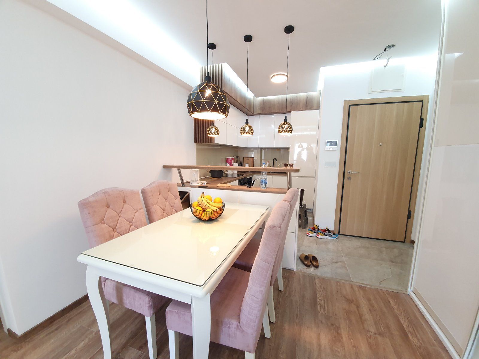 Prodaje se dvosoban luksuzno opremljen stan 67m2,The Old Bakery,Budva - Amfora Real Estate