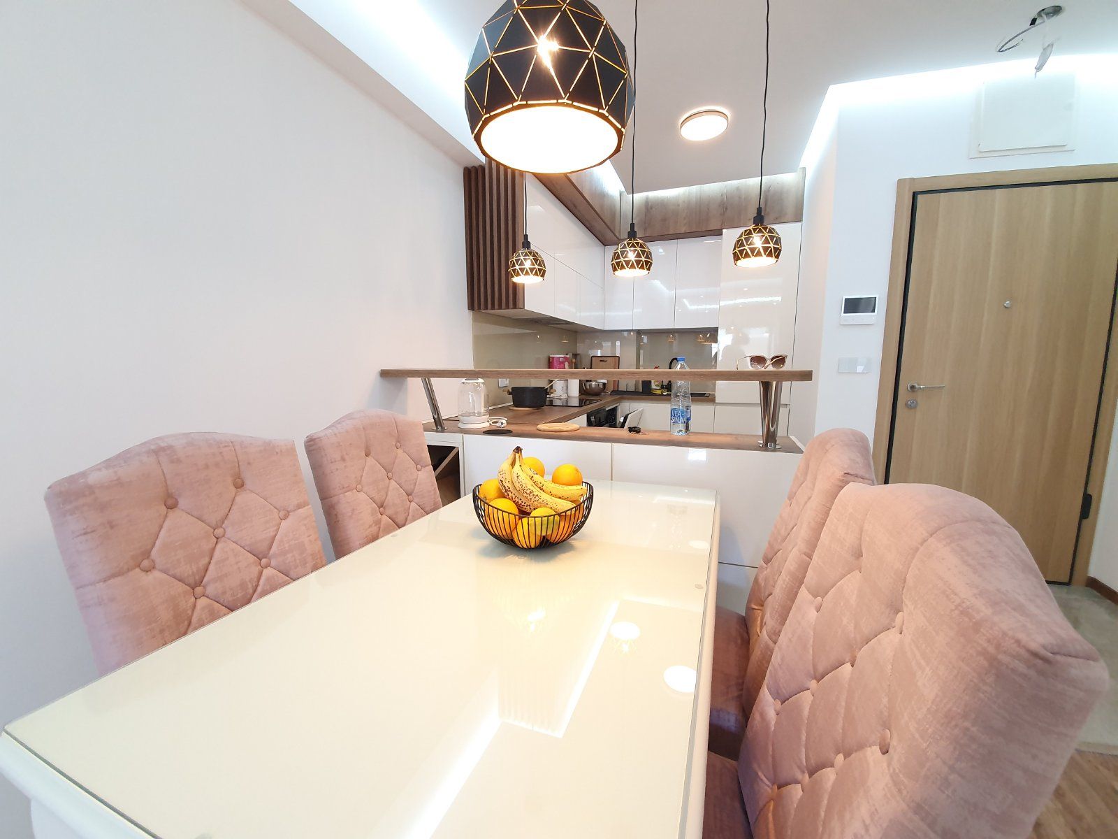 Prodaje se dvosoban luksuzno opremljen stan 67m2,The Old Bakery,Budva - Amfora Real Estate