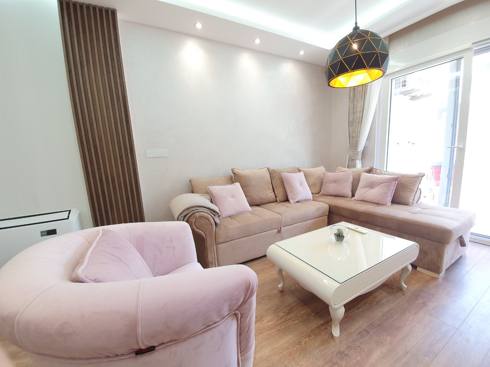 Prodaje se dvosoban luksuzno opremljen stan 67m2,The Old Bakery,Budva - Amfora Real Estate