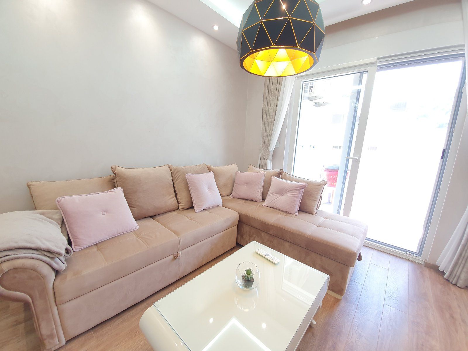 Prodaje se dvosoban luksuzno opremljen stan 67m2,The Old Bakery,Budva - Amfora Real Estate