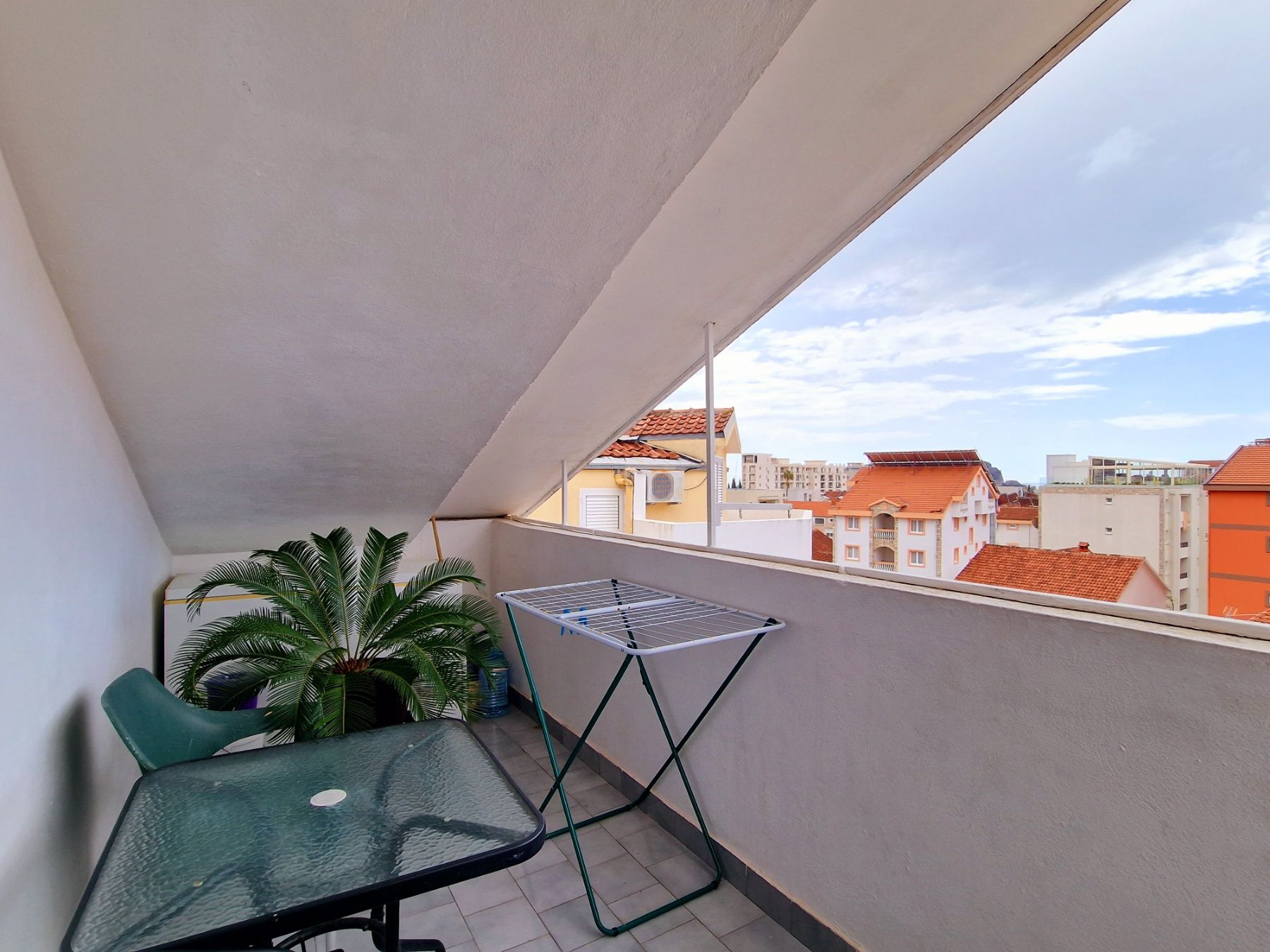 DVOSOBAN NAMEŠTEN STAN 48m2 U BUDVI - Amfora Real Estate