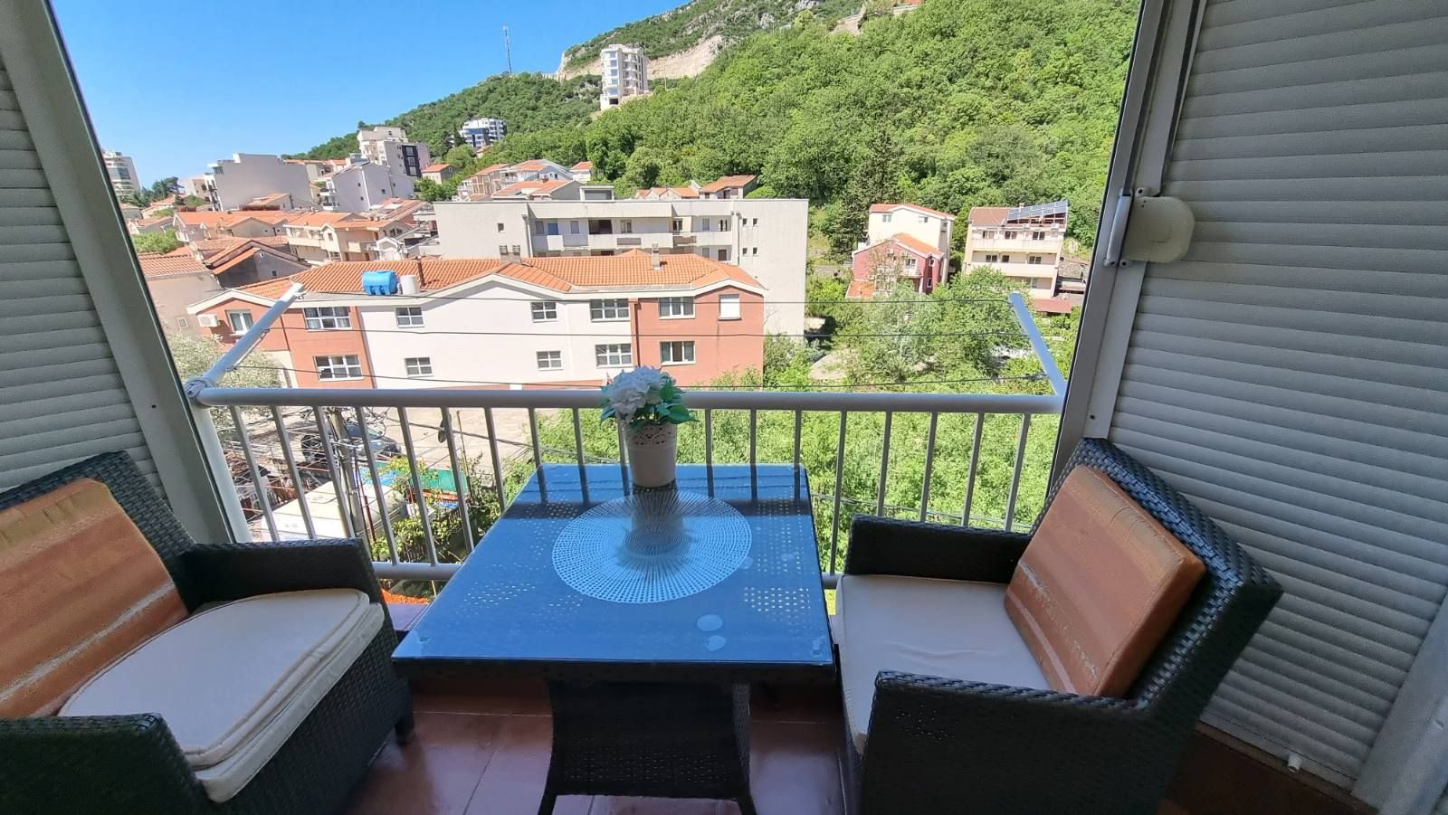 DVOSOBAN NAMEŠTEN STAN 50m2-BECICI - Amfora Real Estate