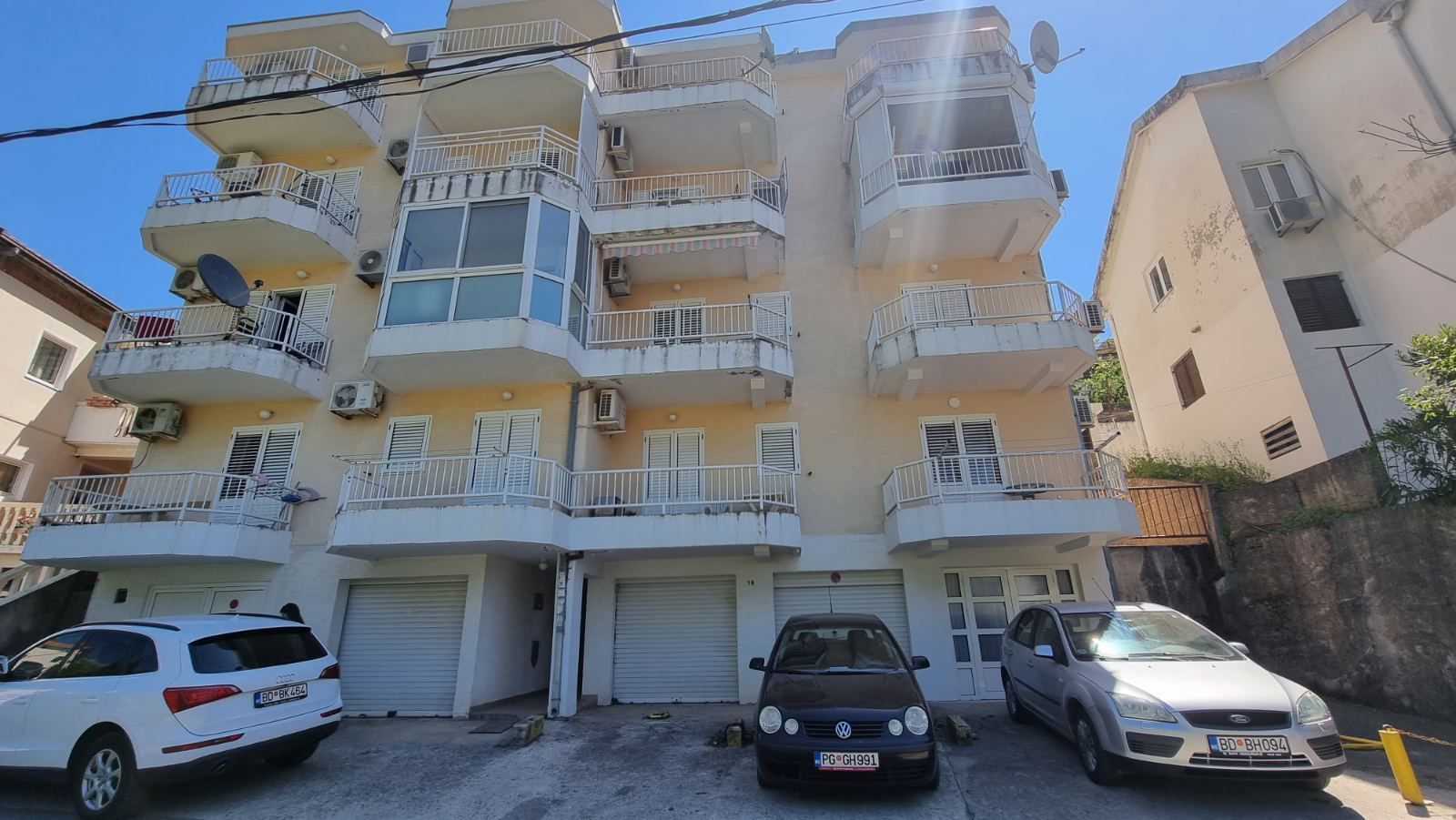 DVOSOBAN NAMEŠTEN STAN 50m2-BECICI - Amfora Real Estate