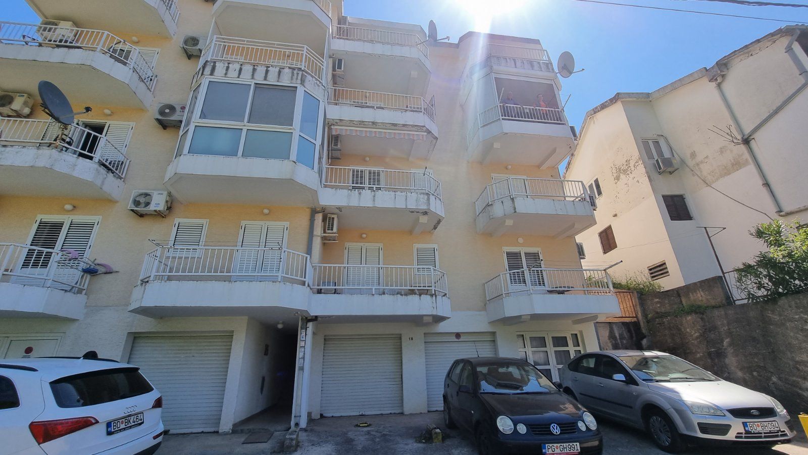 DVOSOBAN NAMEŠTEN STAN 50m2-BECICI - Amfora Real Estate