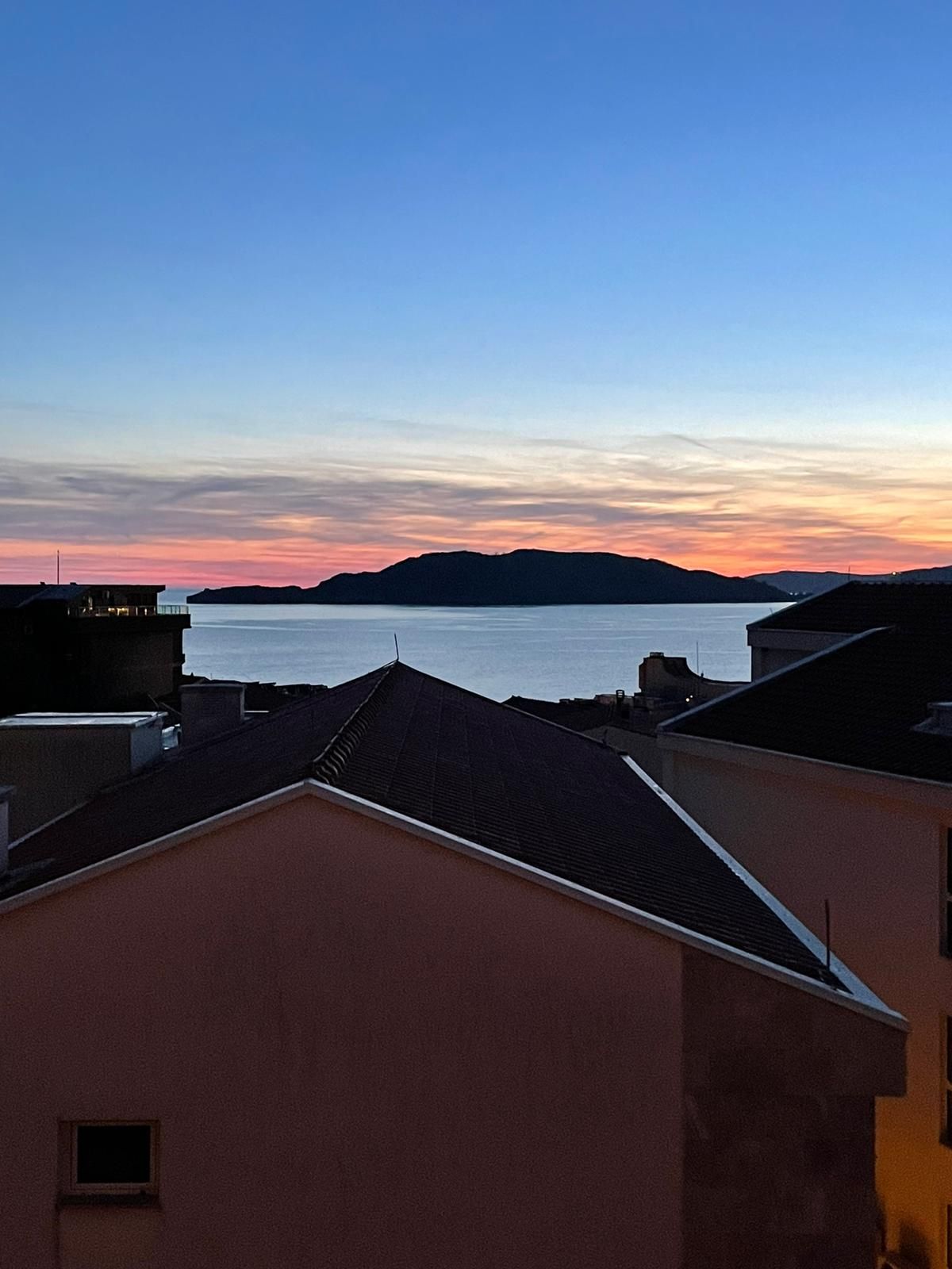 Luksuzan četvorosoban stan sa pogledom na more, Przno - Amfora Real Estate