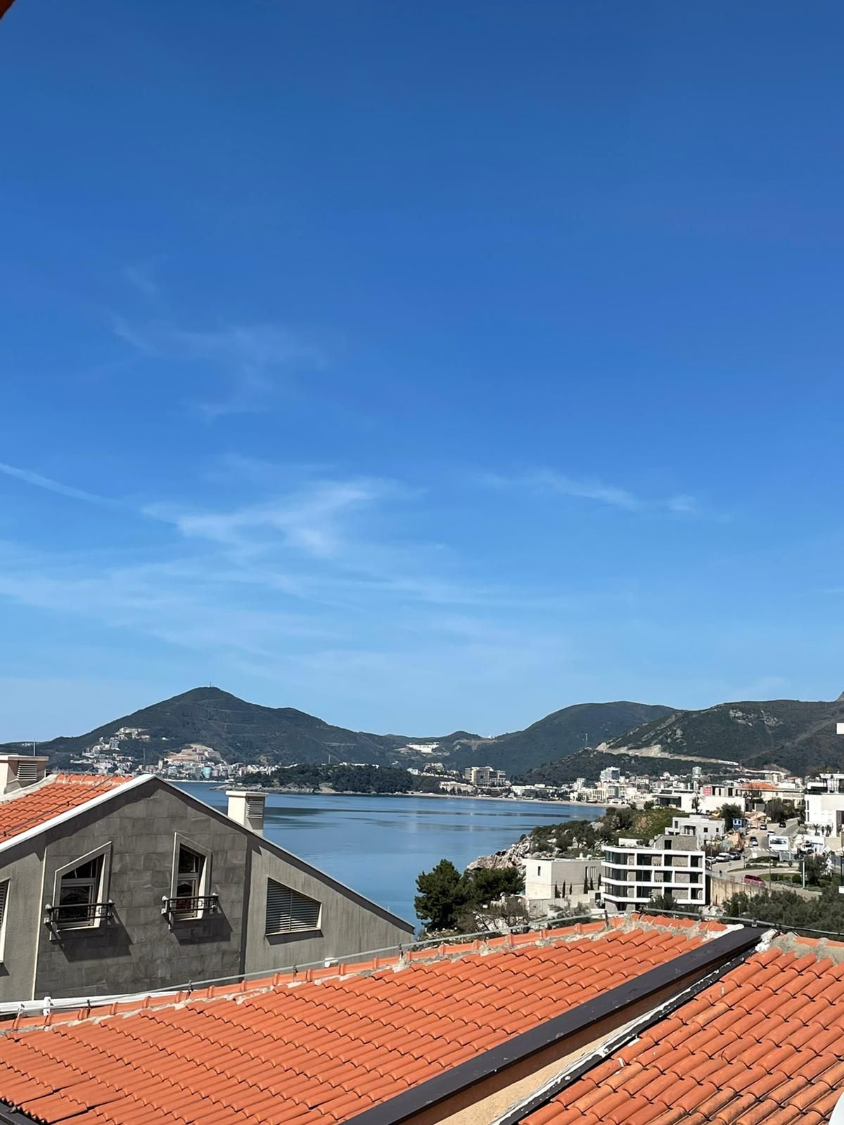 Luksuzan četvorosoban stan sa pogledom na more, Przno - Amfora Real Estate