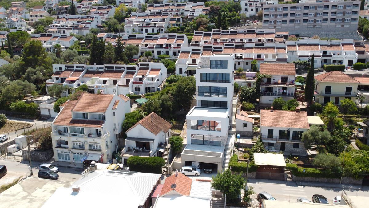 Nove prelepe vile na obali Bokokotorskog zaliva,Krašići-Tivat. - Amfora Real Estate