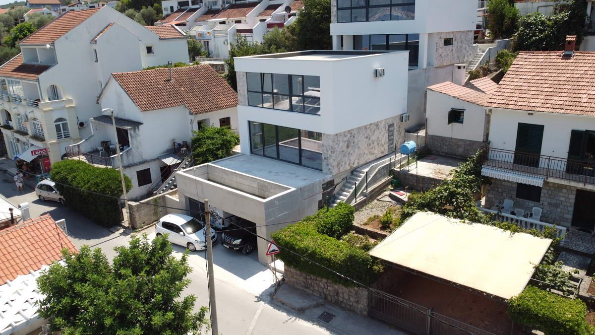Nove prelepe vile na obali Bokokotorskog zaliva,Krašići-Tivat. - Amfora Real Estate