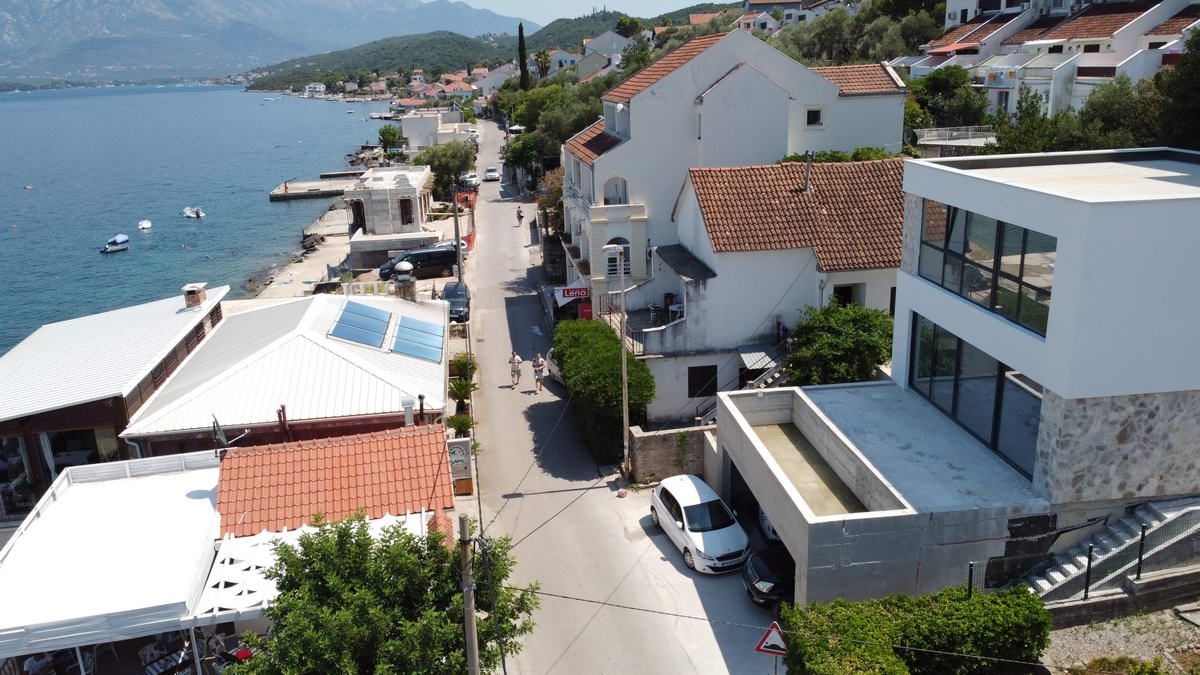 Nove prelepe vile na obali Bokokotorskog zaliva,Krašići-Tivat. - Amfora Real Estate