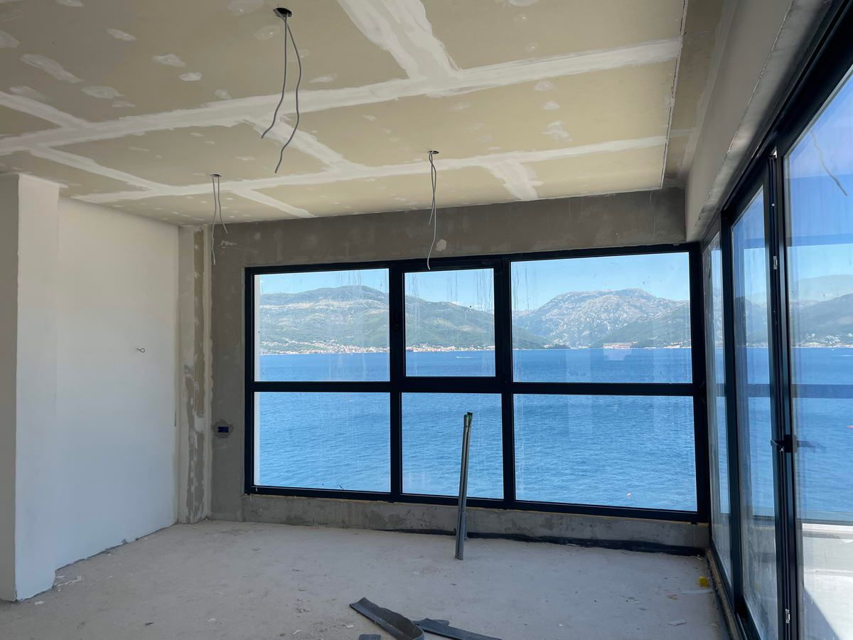 Nove prelepe vile na obali Bokokotorskog zaliva,Krašići-Tivat. - Amfora Real Estate