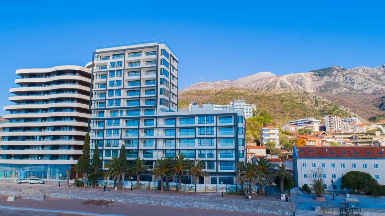 Prodaja stanova u novom stambenom kompleksu,na prvoj liniji mora.Rafailovići - Amfora Real Estate