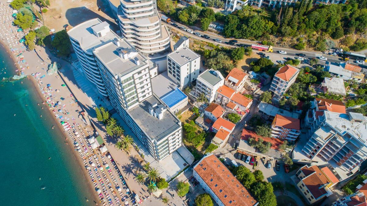 Prodaja stanova u novom stambenom kompleksu,na prvoj liniji mora.Rafailovići - Amfora Real Estate