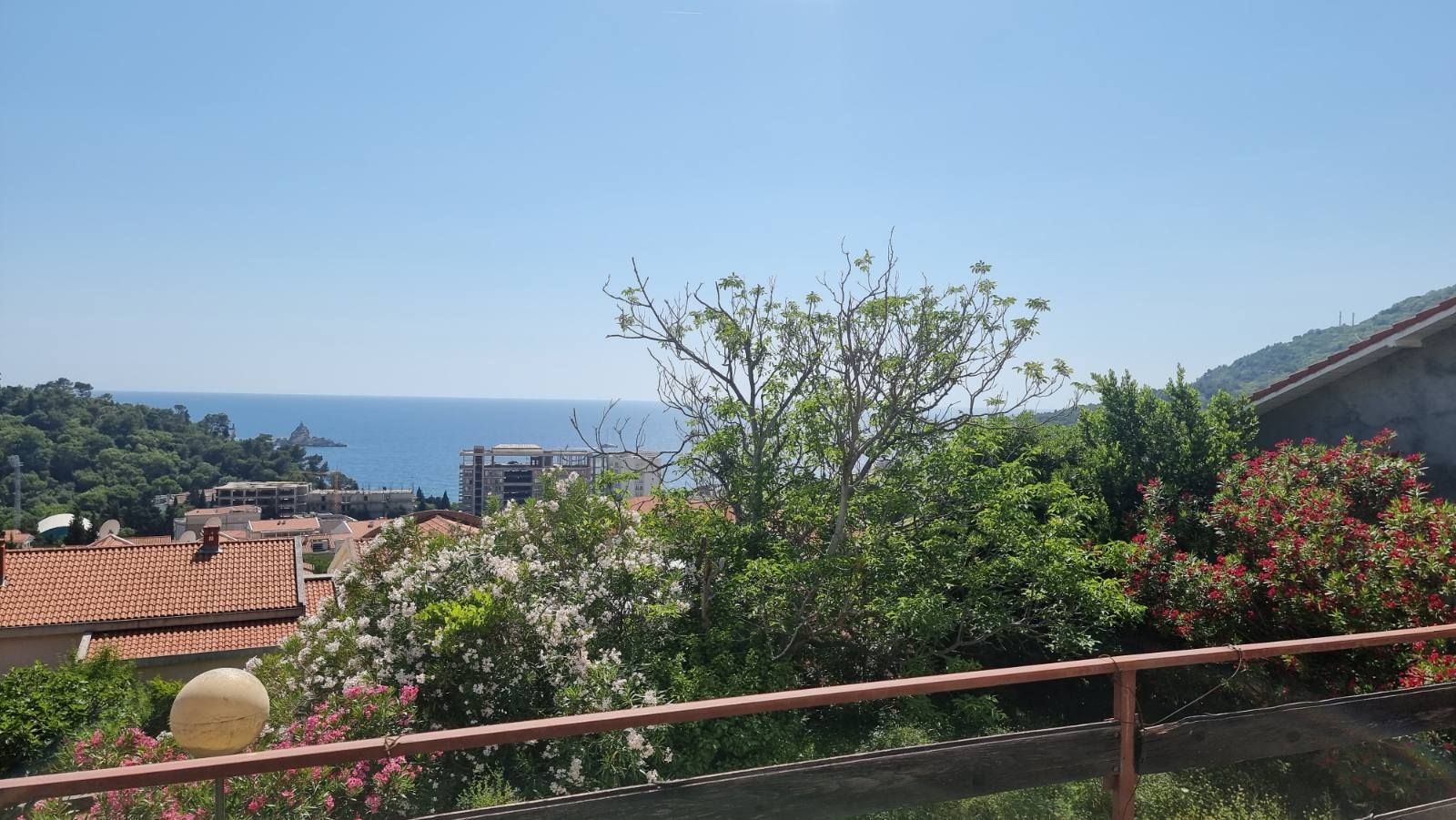 Kuca za renoviranje sa prelepim pogledom na more,Petrovac,Budva. - Amfora Real Estate