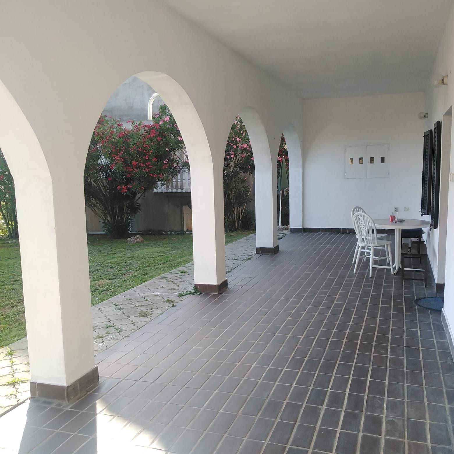 amforaproperty.com/Kuca za renoviranje sa prelepim pogledom na more,Petrovac,Budva.