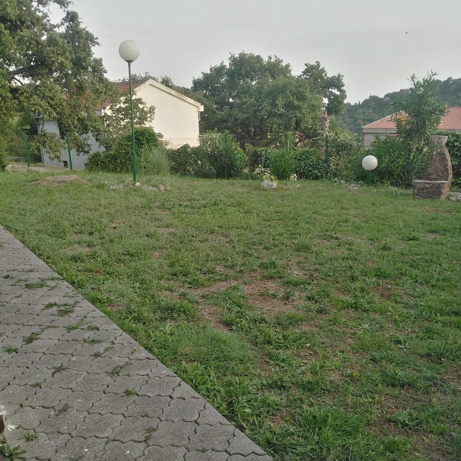 amforaproperty.com/Kuca za renoviranje sa prelepim pogledom na more,Petrovac,Budva.