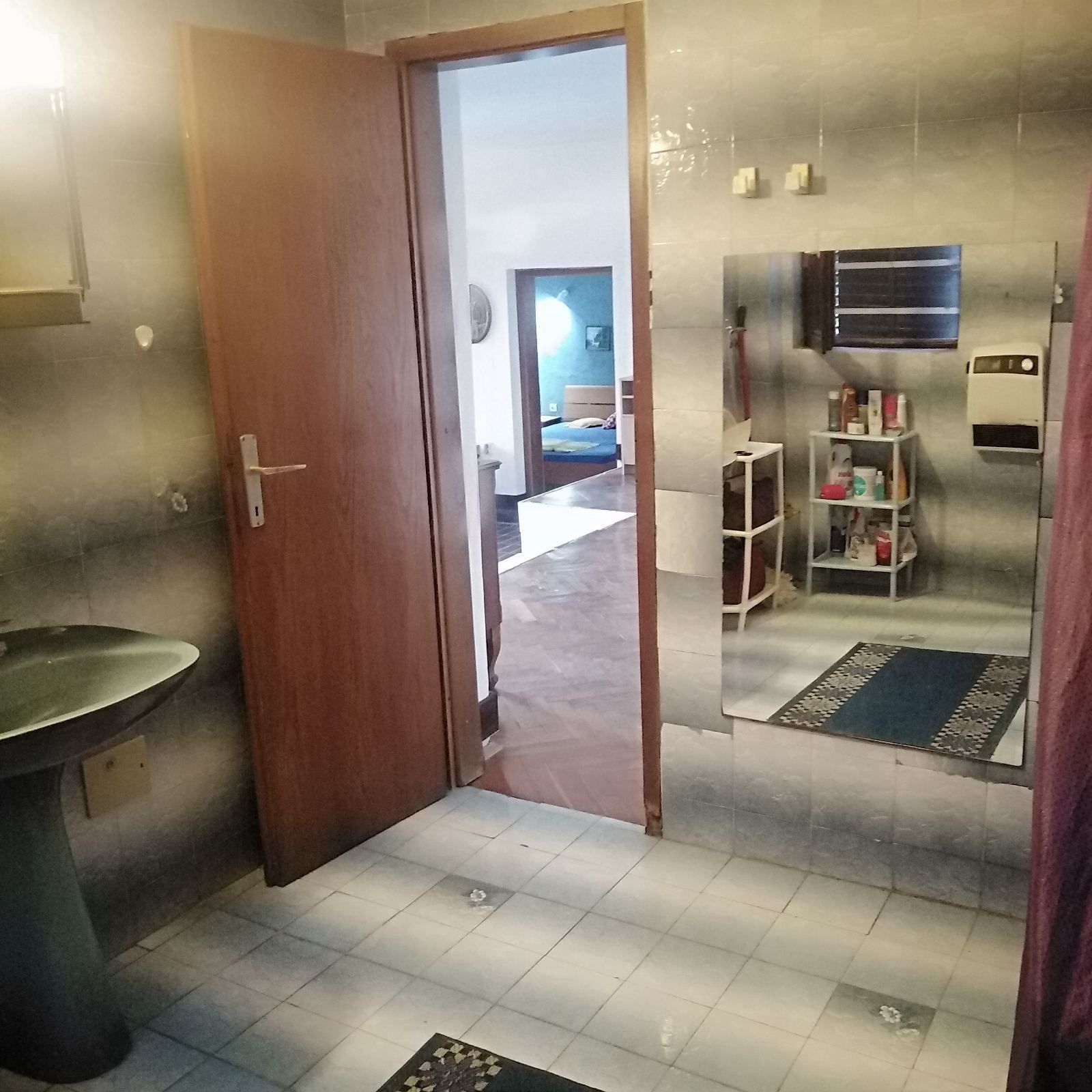 amforaproperty.com/Kuca za renoviranje sa prelepim pogledom na more,Petrovac,Budva.