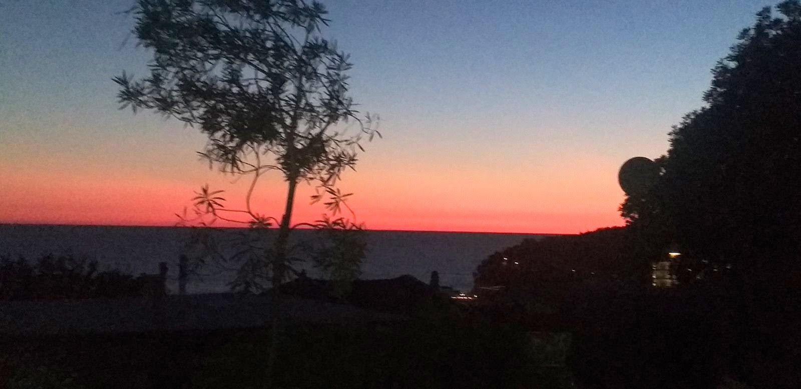 amforaproperty.com/Kuca za renoviranje sa prelepim pogledom na more,Petrovac,Budva.