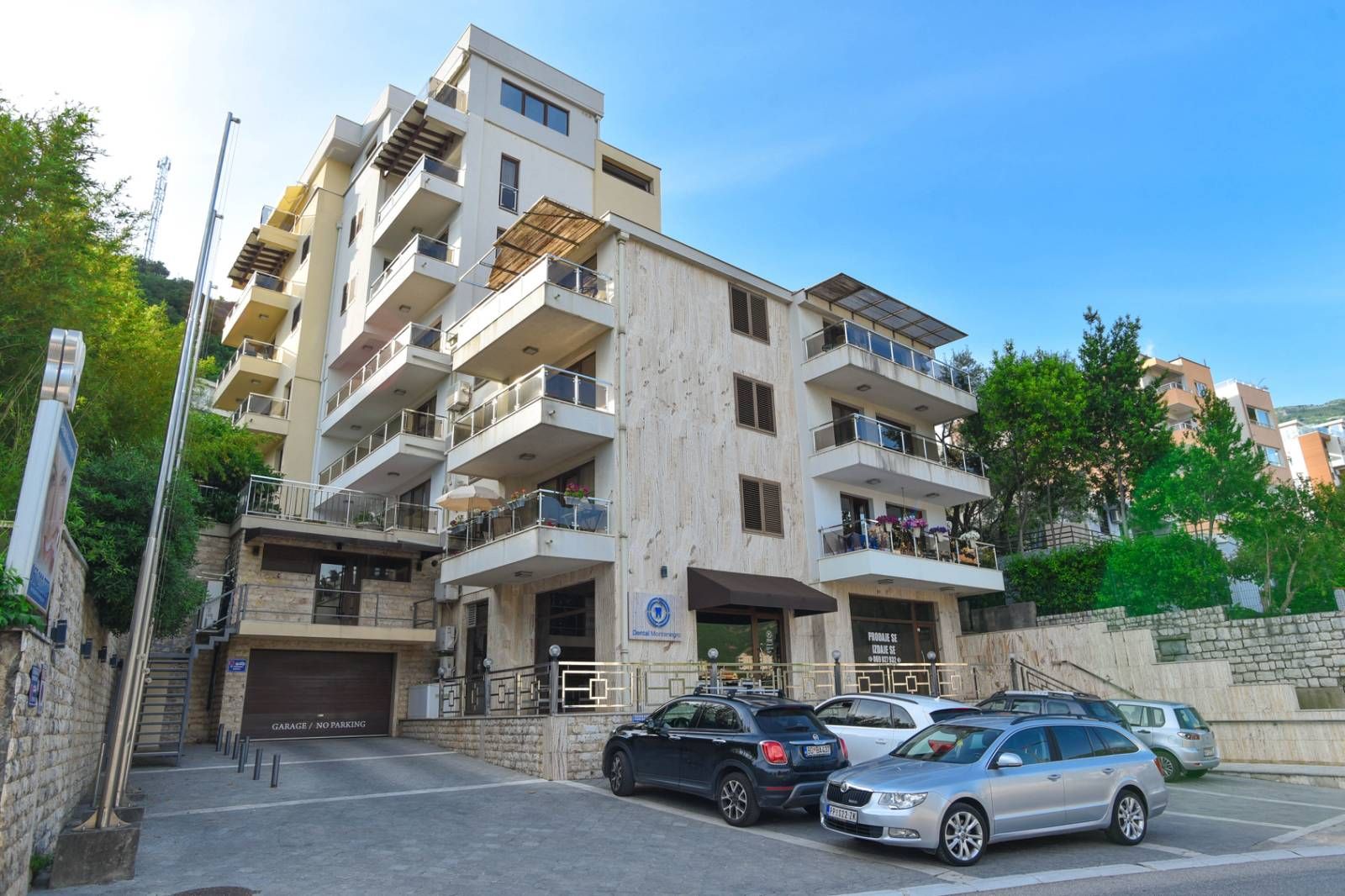 Na prodaju tri prelepa stana (175m2) sa pogledom na more.Becici - Amfora Real Estate