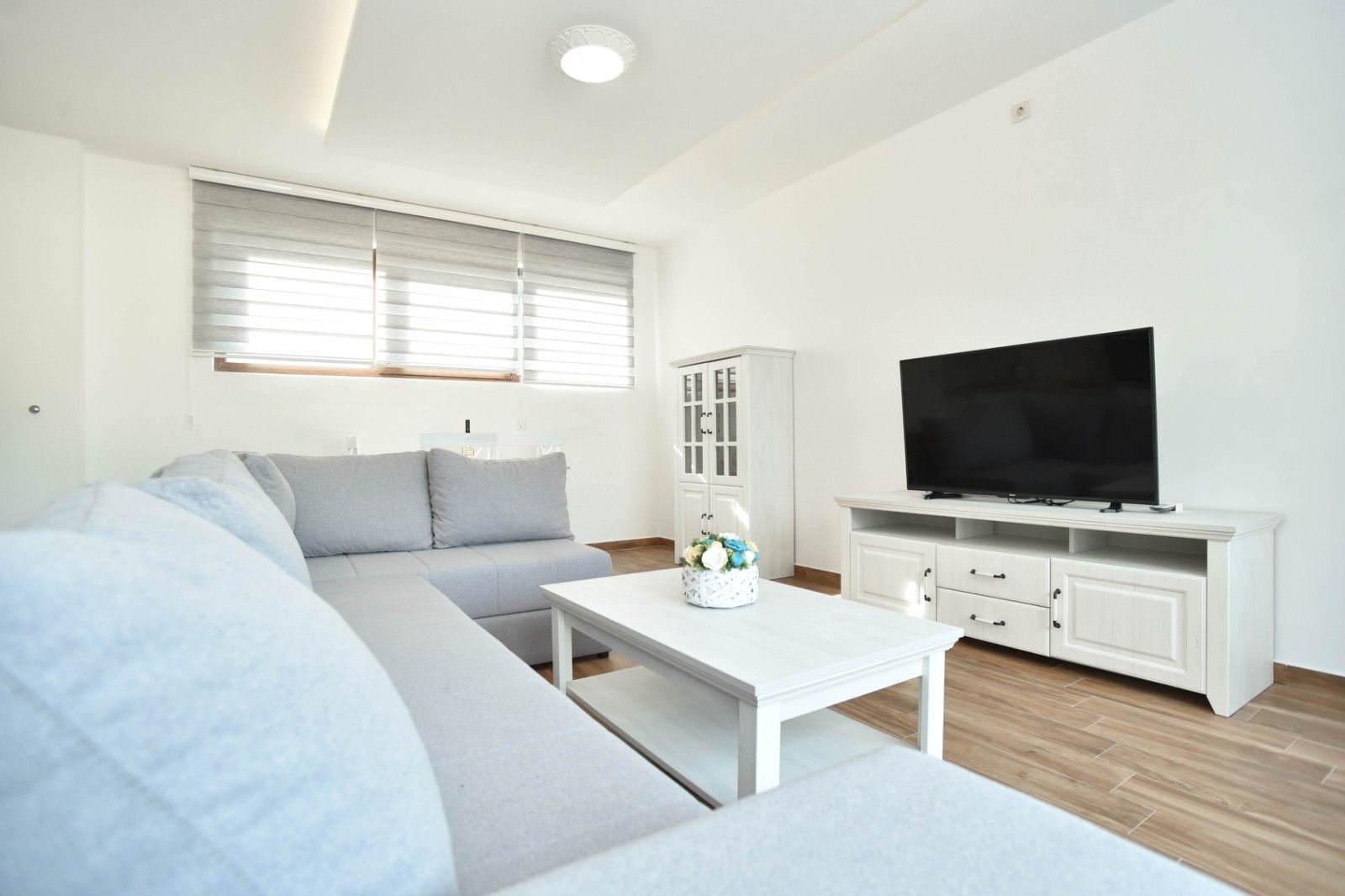 Na prodaju tri prelepa stana (175m2) sa pogledom na more.Becici - Amfora Real Estate