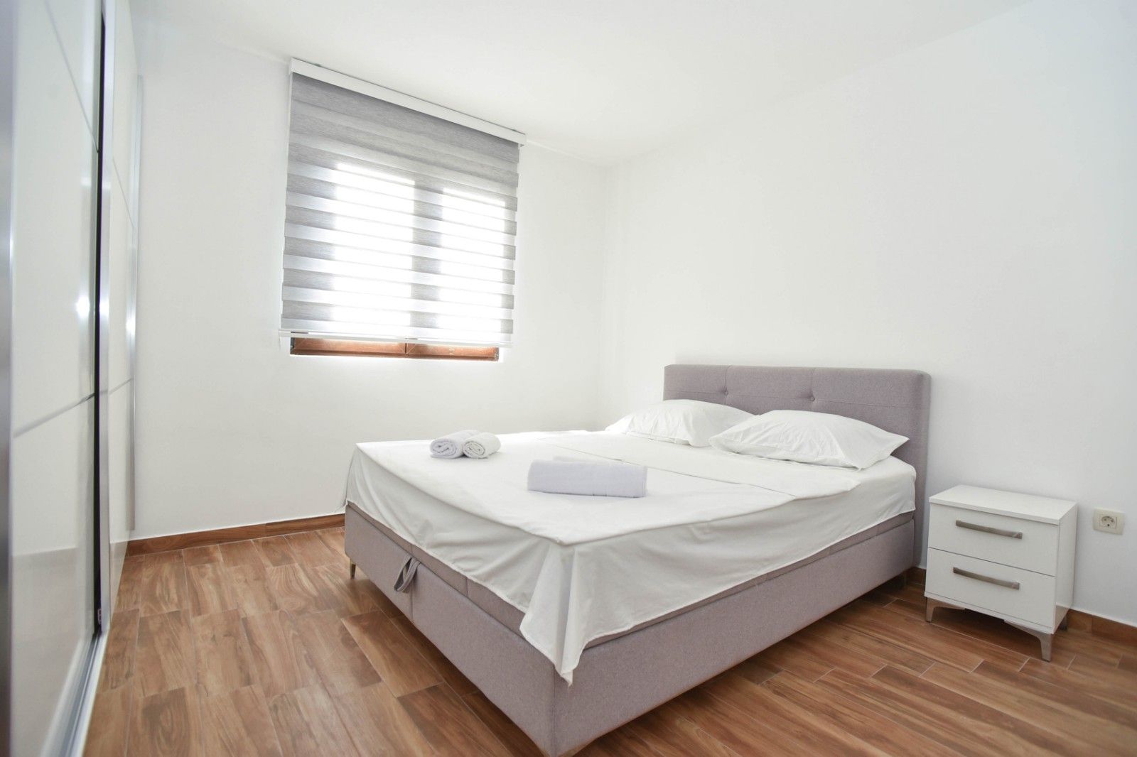 Na prodaju tri prelepa stana (175m2) sa pogledom na more.Becici - Amfora Real Estate