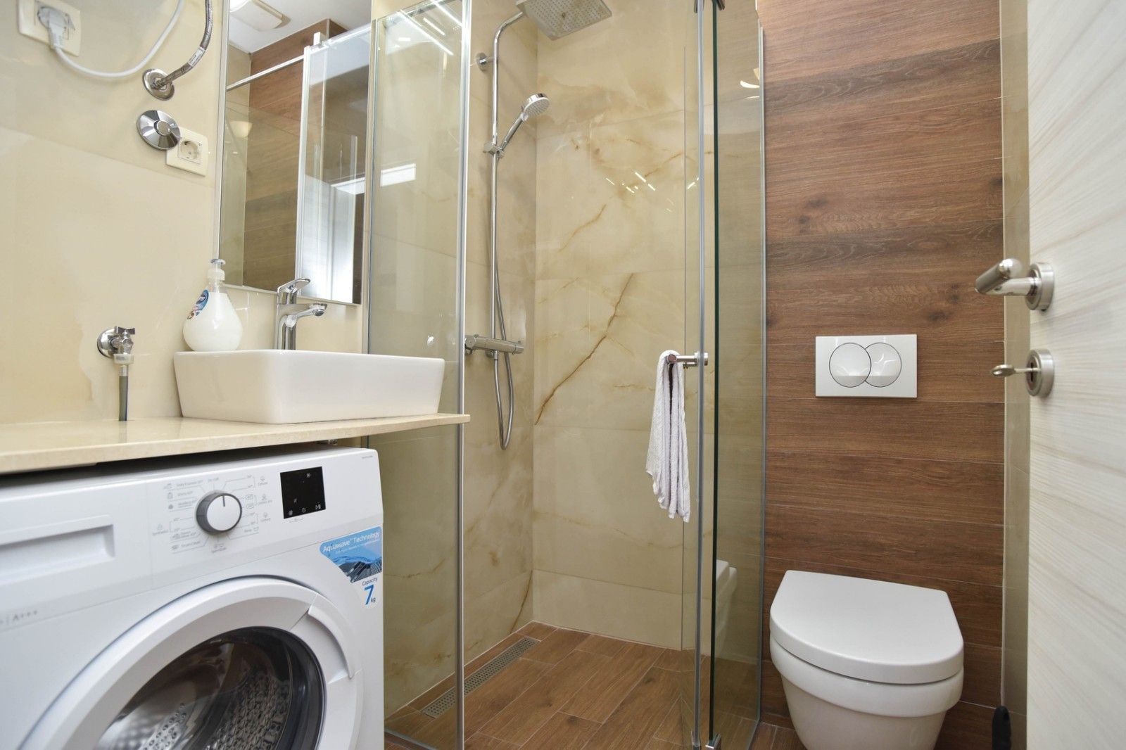 Na prodaju tri prelepa stana (175m2) sa pogledom na more.Becici - Amfora Real Estate